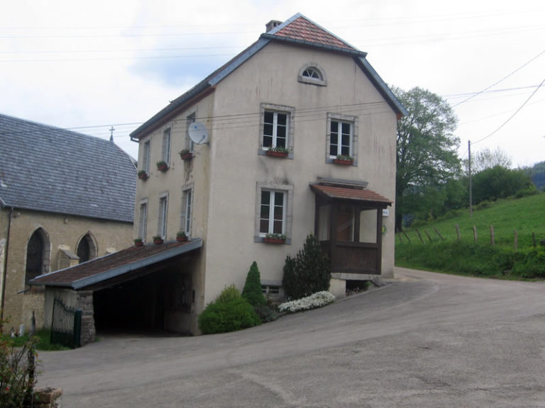 APPARTEMENT - COMMUNE DE LAVAL LE PRIEURÉ_7
