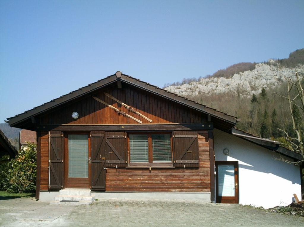335001464-16-2-1.jpg