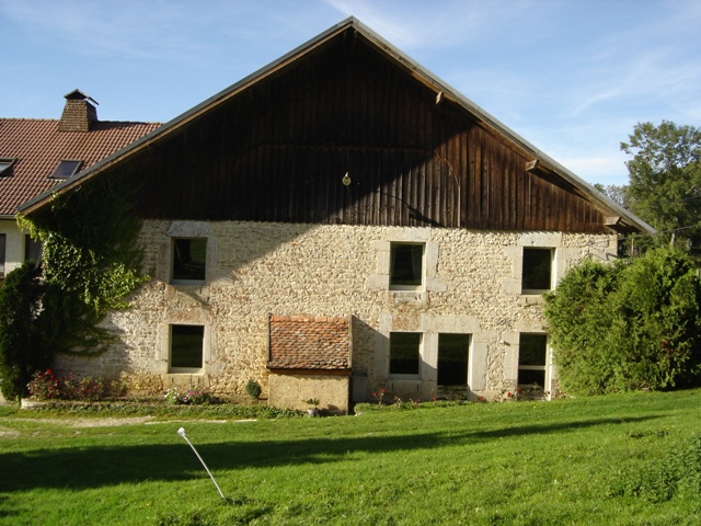 371000077-16-2.jpg