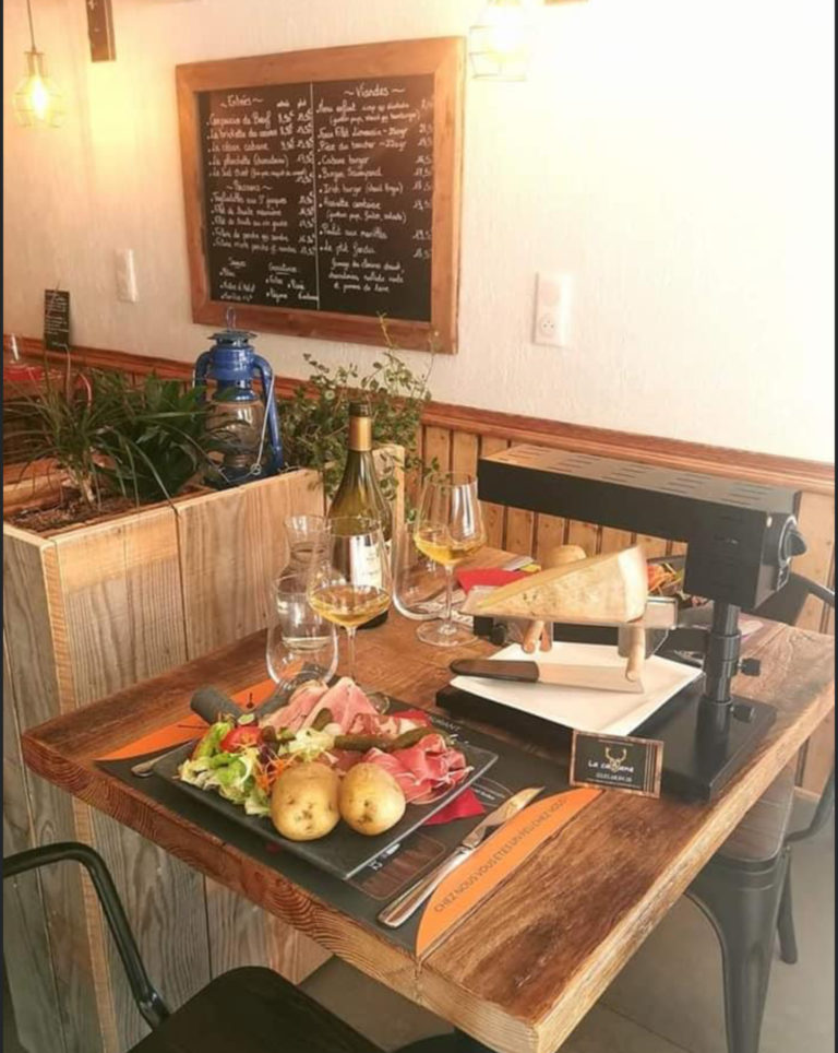 Restaurant-La Cabane-Villerslelac-La raclette