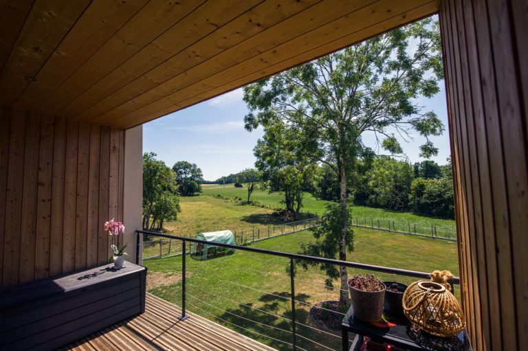 Gîte Le nid des Planchettes - vue sur jardin