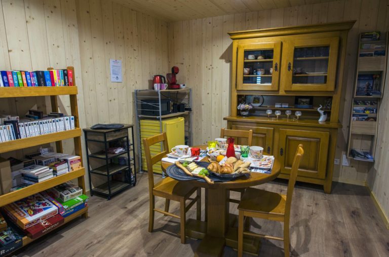 Gîte Le nid des Planchettes - salle petit-déjeuner