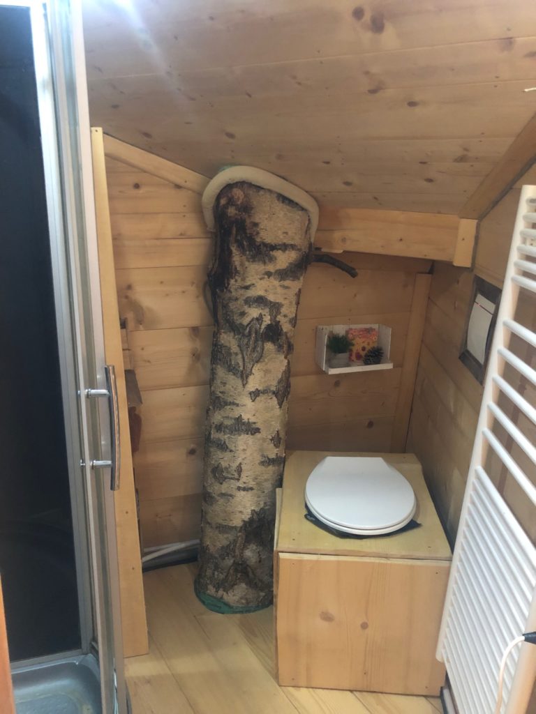 cabane du haut-doubs-les-gras-Toilette sèche
