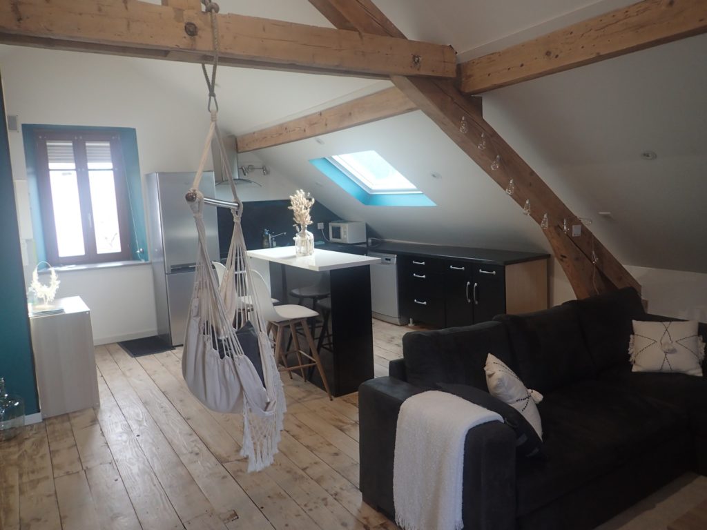 Loft-lumineux-cosy-GUETTAF-Rayane-MAICHE-DoubsTourisme-PP-7-.jpg