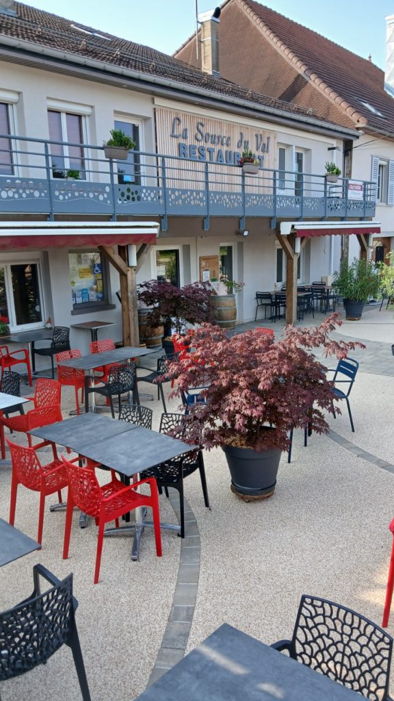 Restaurant-la-Source-du-Val-Pierrefontaine-les-Varans-9-.jpg