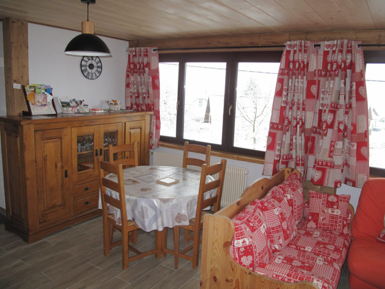 Gite-petit-chasseral-maiche -espace detente