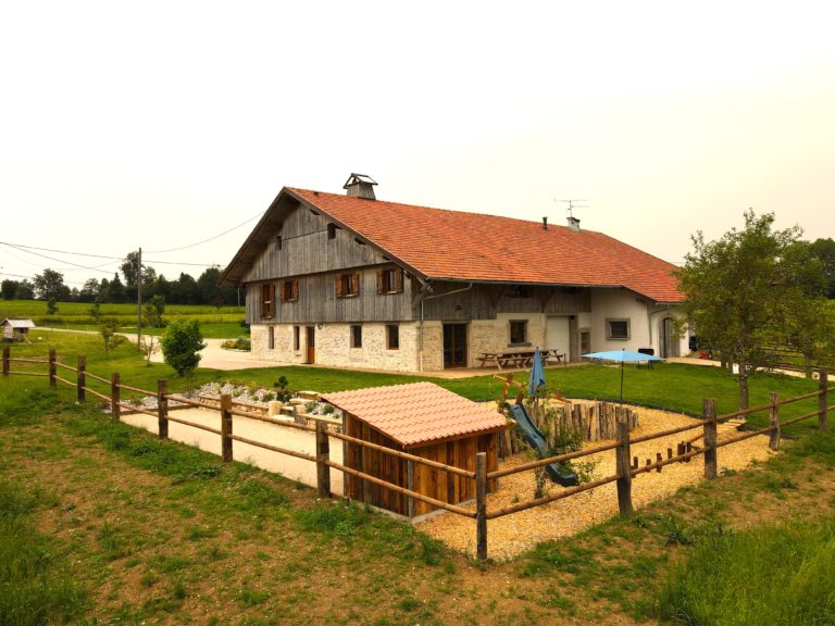 extérieur avec terrain de pétanque